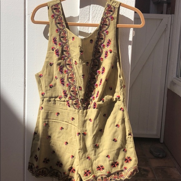 Romper - Picture 1 of 3